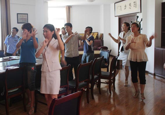 集团员工学习忙 