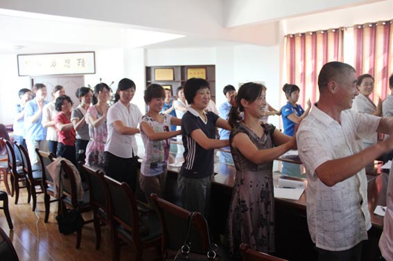 集团员工学习忙 